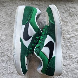 Nike SB Force 58Pine Green · Black · White